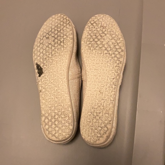 Toms - Picture 4 of 10